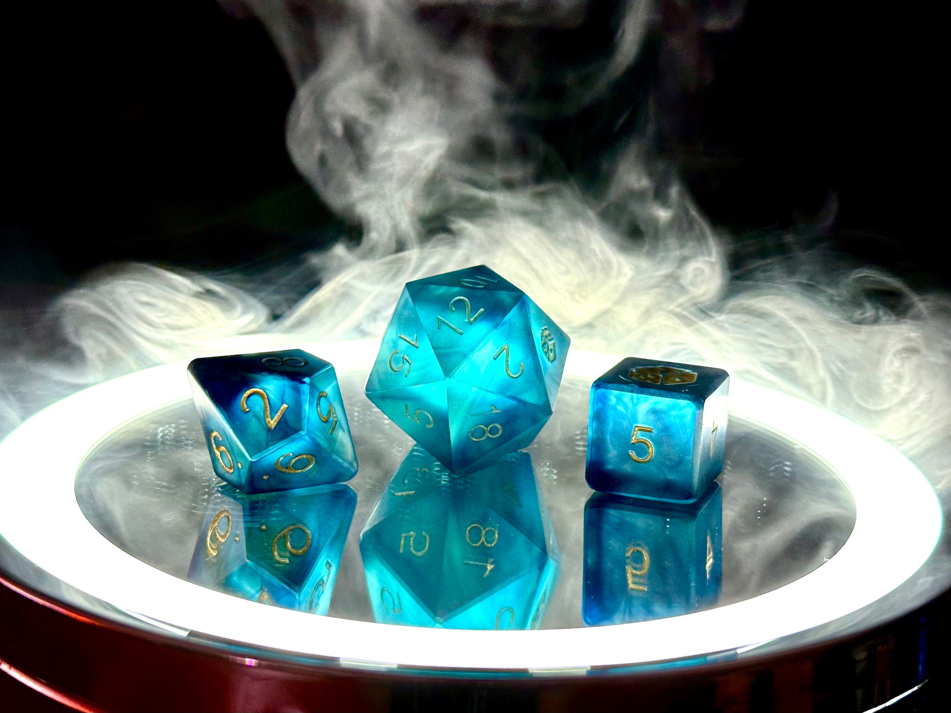 Kostki RPG d20 d8 d6 turkusowe z dymnym efektem – żywiczne customowe