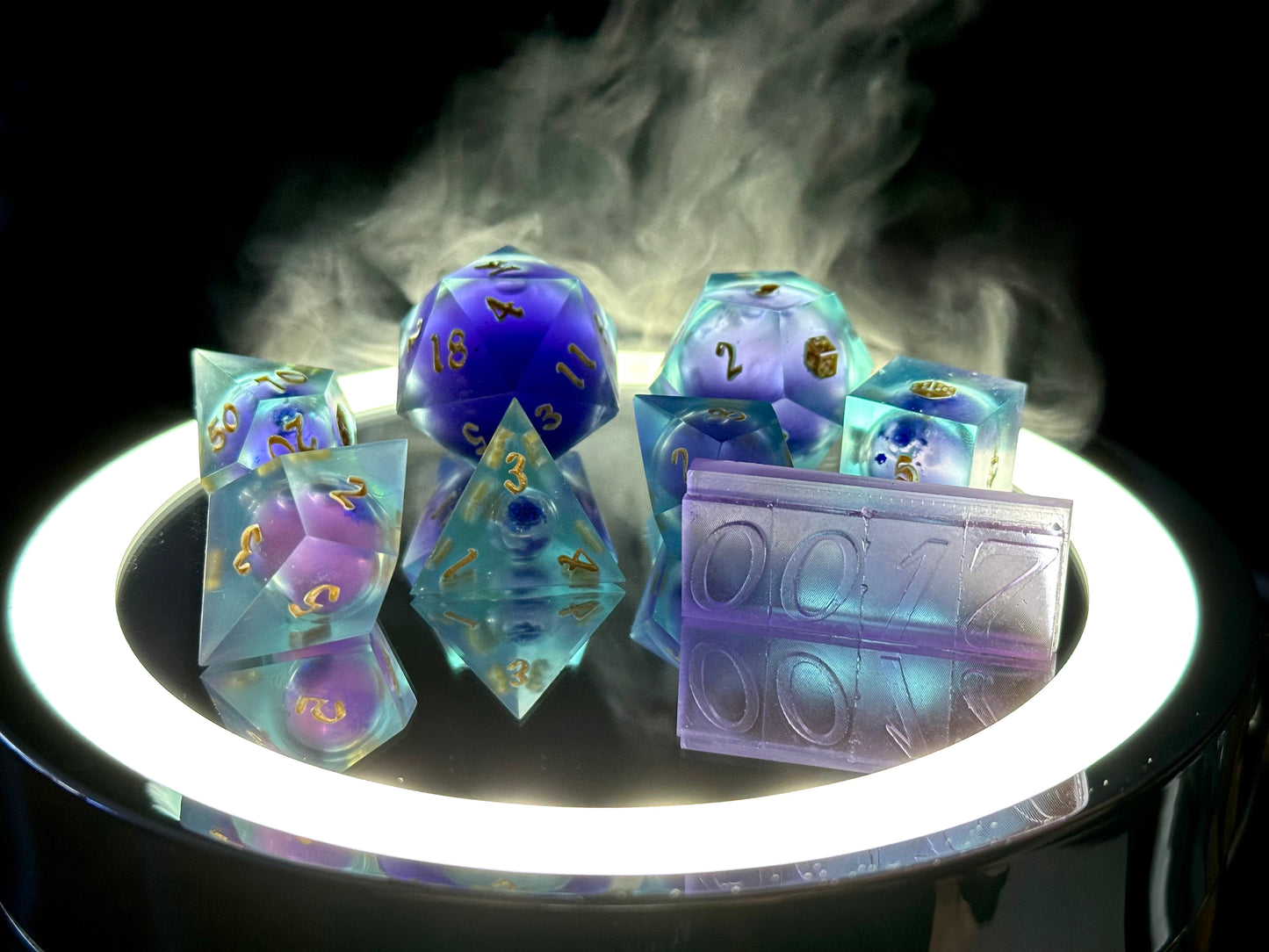 Niebiesko fioletowy zestaw kostek RPG liquid core – ręcznie robione premium