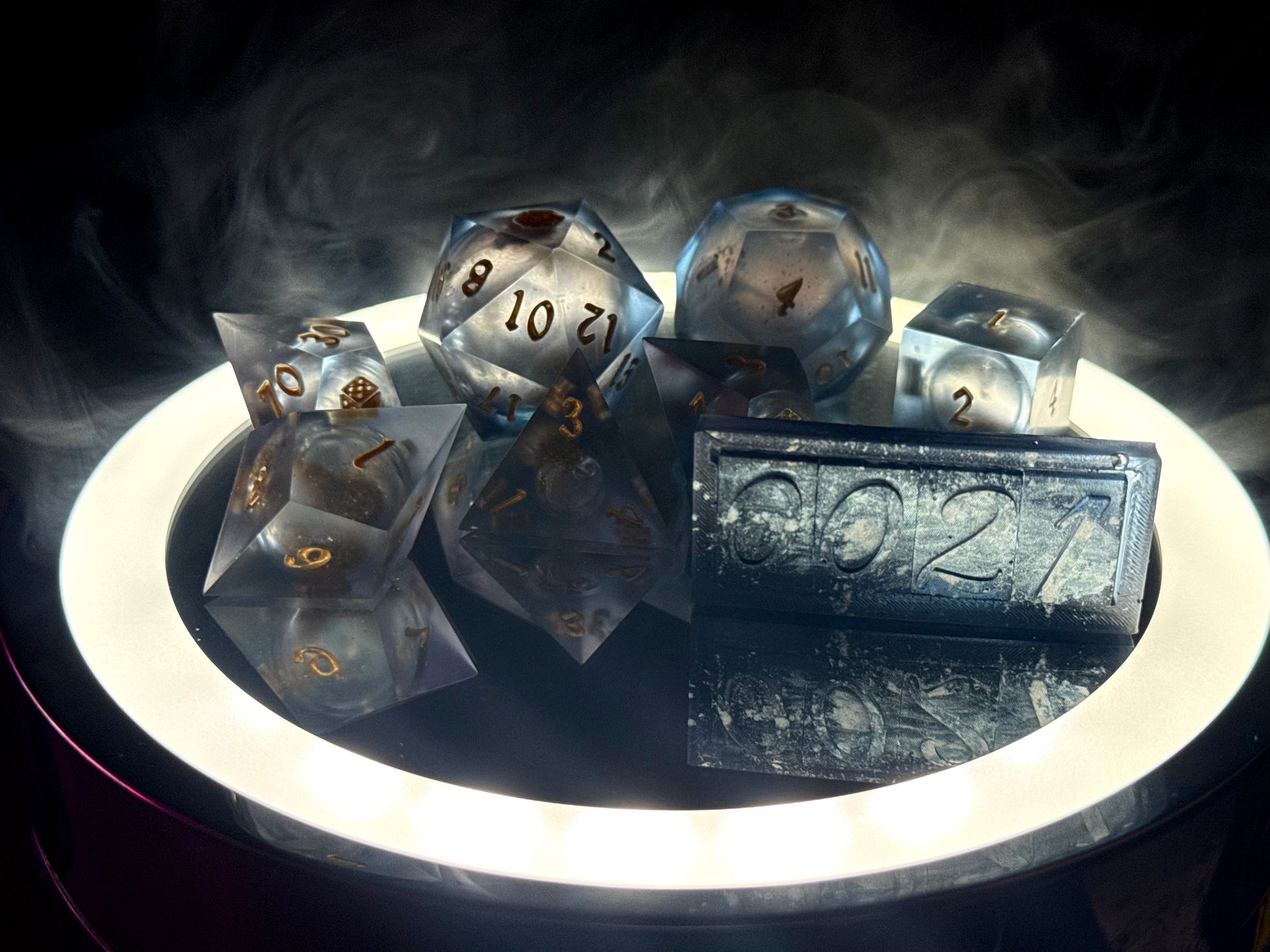 kostki rpg liquid core zloty brokat ciemne recznie robione zestaw kosci rpg